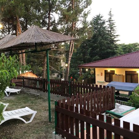 Cafe-Hotel Assir Pizunda Exterior foto